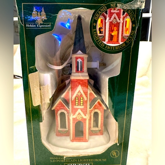 Holiday expressions in original box hand painted 3-D porcelain lighted church - Picture 1 of 16